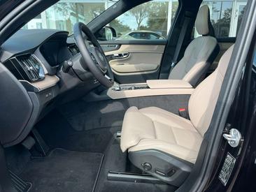 Volvo XC90 T8 — photo 24