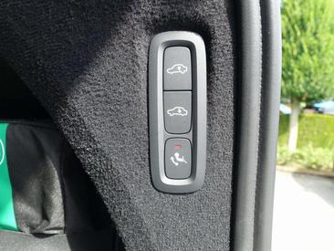 Volvo XC90 T8 — photo 26