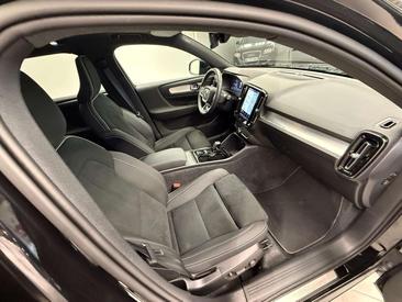 Volvo XC40 B3 — photo 9