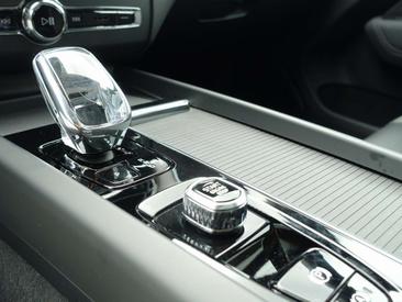 Volvo XC60 B5 Plus — photo 20