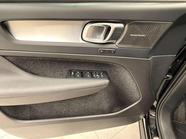 Volvo XC40 B3 — photo 13
