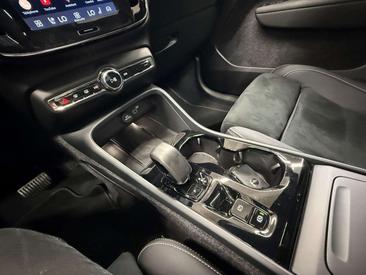 Volvo XC40 B3 — photo 14