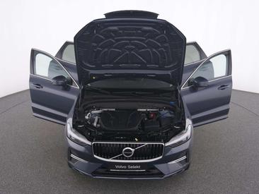 Volvo XC60 B4 Core — photo 12