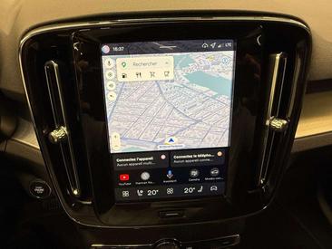 Volvo XC40 B3 — photo 16