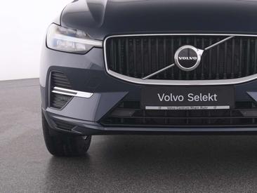 Volvo XC60 B4 Core — photo 16