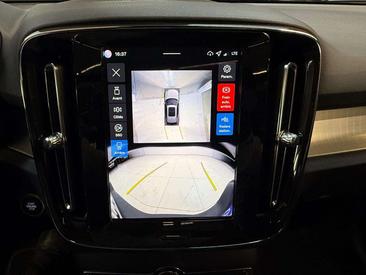 Volvo XC40 B3 — photo 18