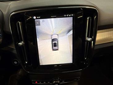 Volvo XC40 B3 — photo 19