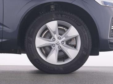 Volvo XC60 B4 Core — photo 21