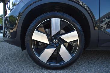 Volvo XC40 Recharge Core — photo 10