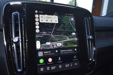 Volvo XC40 Recharge Core — photo 14
