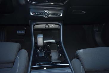 Volvo XC40 Recharge Core — photo 20
