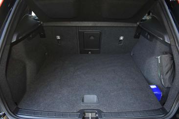 Volvo XC40 Recharge Core — photo 23