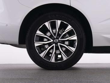 Volvo XC60 B5 Plus — photo 22