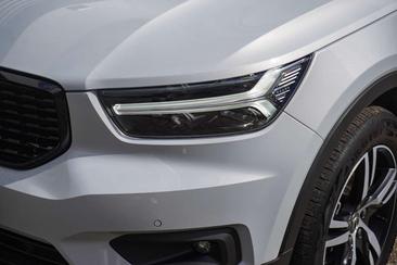Volvo XC40 T3 R Design — photo 4