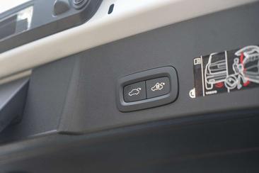 Volvo XC40 T3 R Design — photo 11