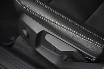 Volvo XC40 T3 R Design — photo 15