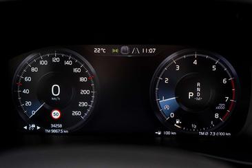 Volvo XC40 T3 R Design — photo 17