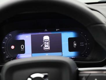 Volvo XC40 Recharge Core — photo 7