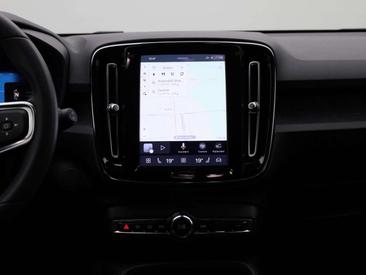 Volvo XC40 Recharge Core — photo 8