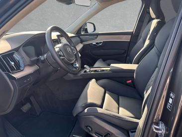 Volvo XC90 T8 — photo 2
