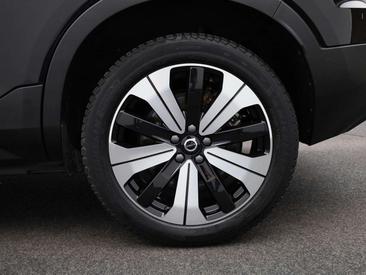 Volvo XC40 Recharge Core — photo 12