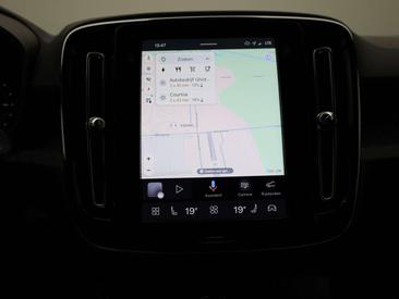 Volvo XC40 Recharge Core — photo 15