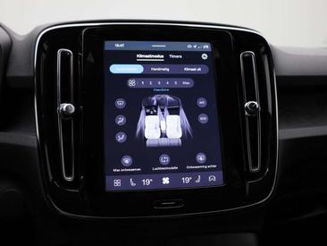 Volvo XC40 Recharge Core — photo 16