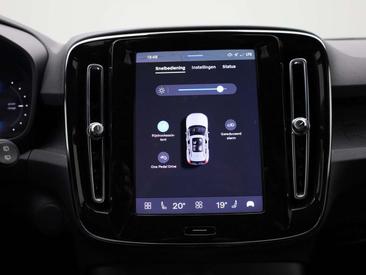 Volvo XC40 Recharge Core — photo 23