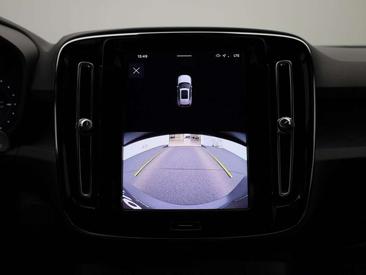 Volvo XC40 Recharge Core — photo 27