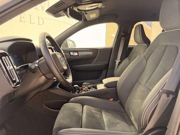Volvo XC40 B3 Plus — photo 3