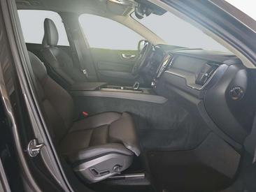Volvo XC60 B5 Plus — photo 8