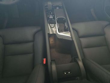 Volvo XC60 B5 Plus — photo 21