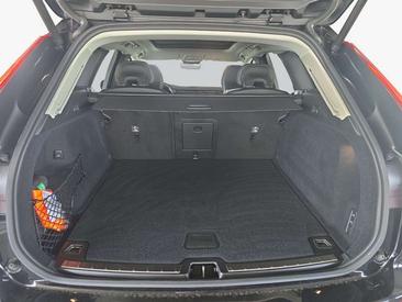 Volvo XC60 B5 Plus — photo 11