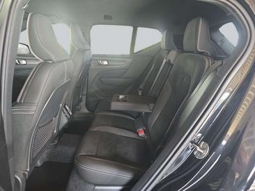 Volvo XC40 B3 Plus — photo 10