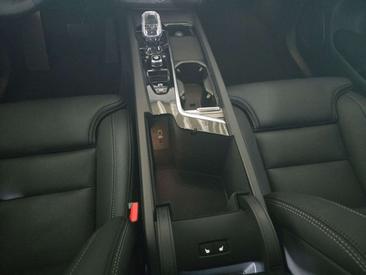 Volvo XC60 B5 Plus — photo 21