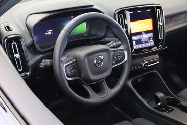 Volvo XC60 — photo 15