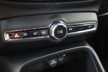 Volvo XC60 — photo 27