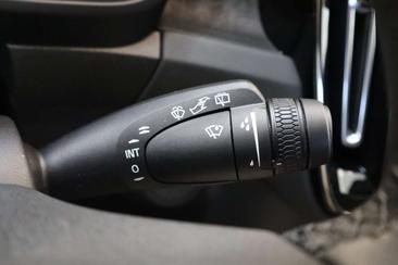 Volvo XC60 — photo 32