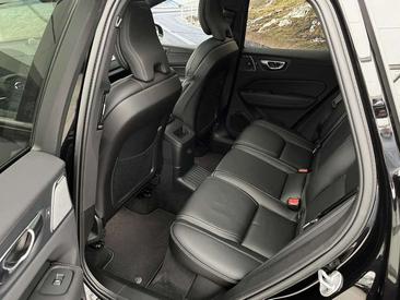 Volvo XC60 — photo 9