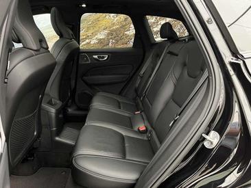 Volvo XC60 — photo 10