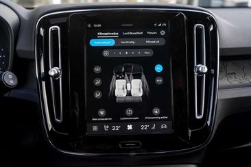 Volvo XC60 — photo 20