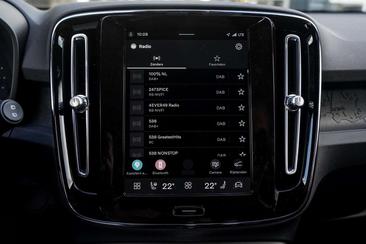Volvo XC60 — photo 22