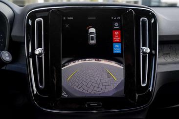 Volvo XC60 — photo 23