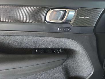 Volvo XC40 B3 Plus — photo 20