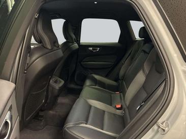 Volvo XC60 B4 Plus — photo 10