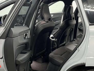 Volvo XC60 T8 Recharge — photo 15