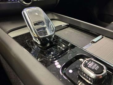 Volvo XC60 B4 Plus — photo 20