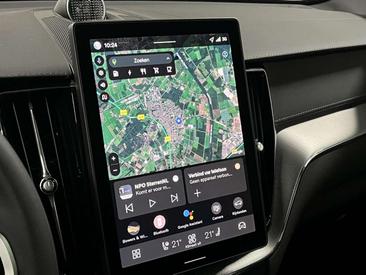Volvo XC60 T8 Recharge — photo 17