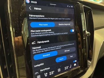 Volvo XC60 B4 Plus — photo 21