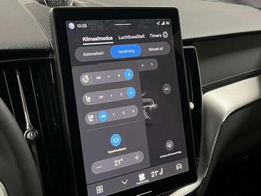 Volvo XC60 T8 Recharge — photo 25